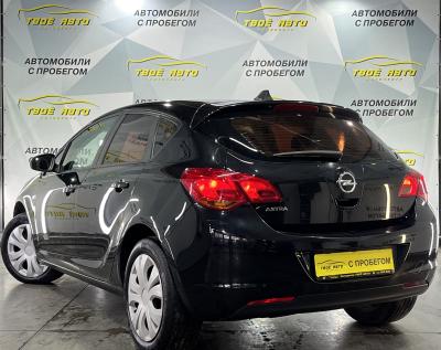 Opel Astra 2011г.