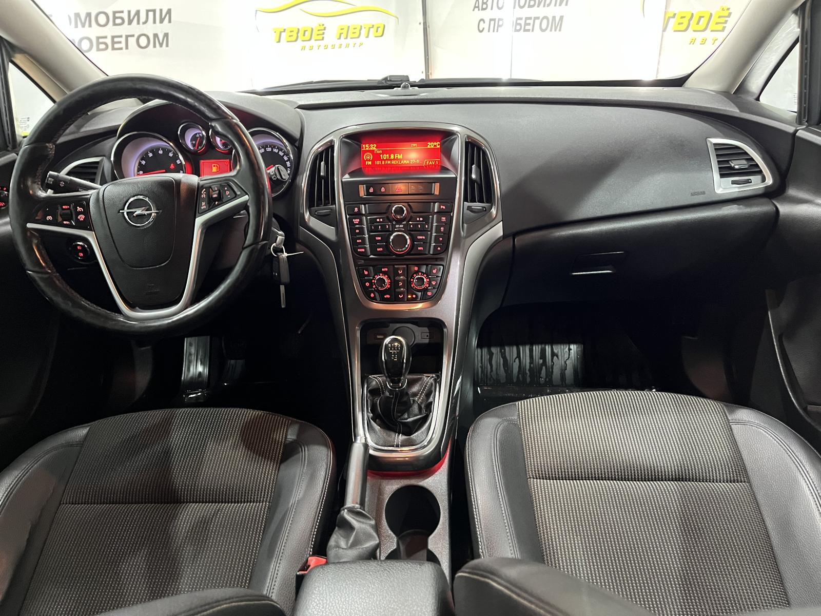 Opel Astra 2013г.