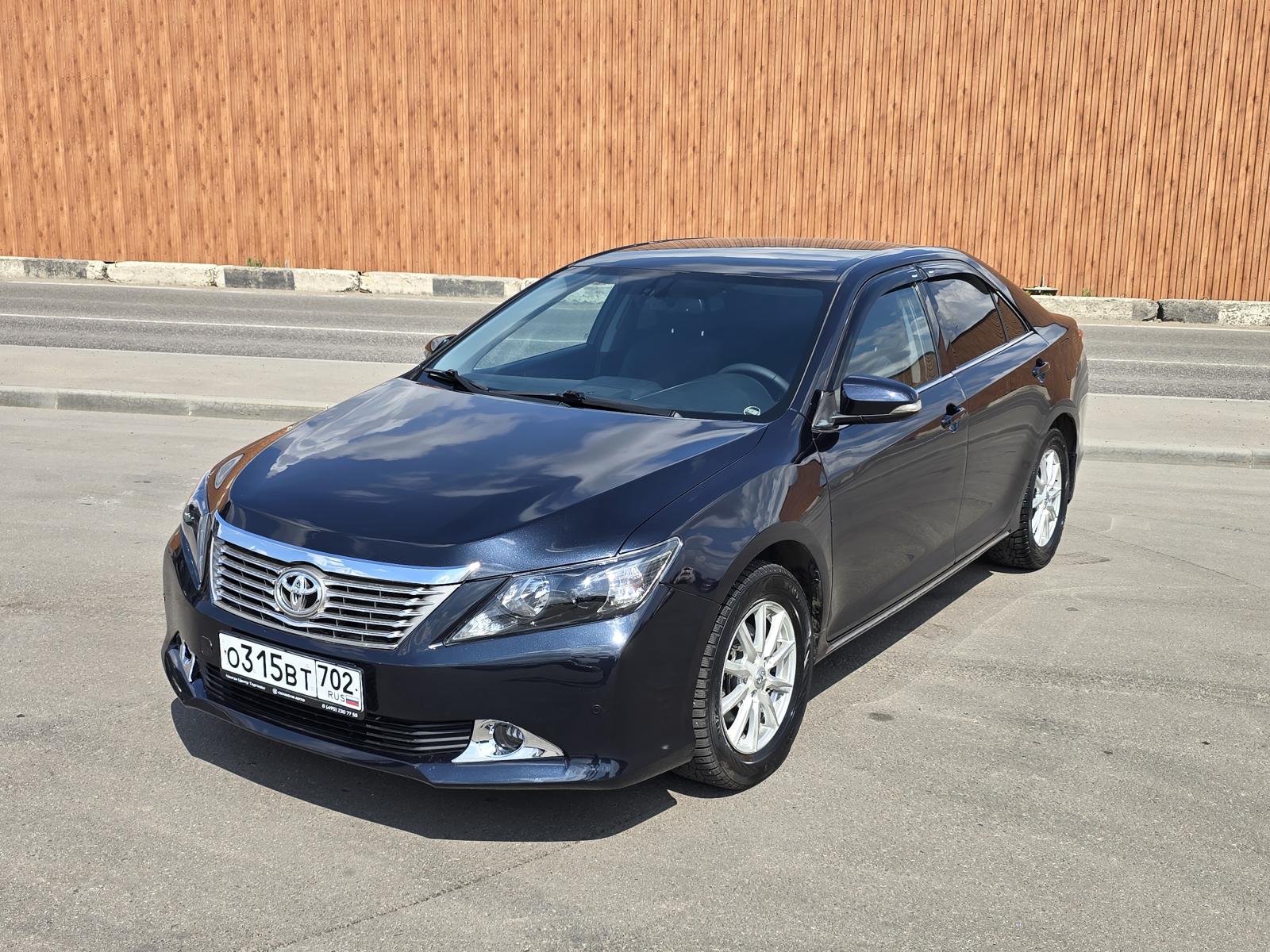 Toyota Camry 2013 с пробегом — фото автомобиля ЮНХЭ