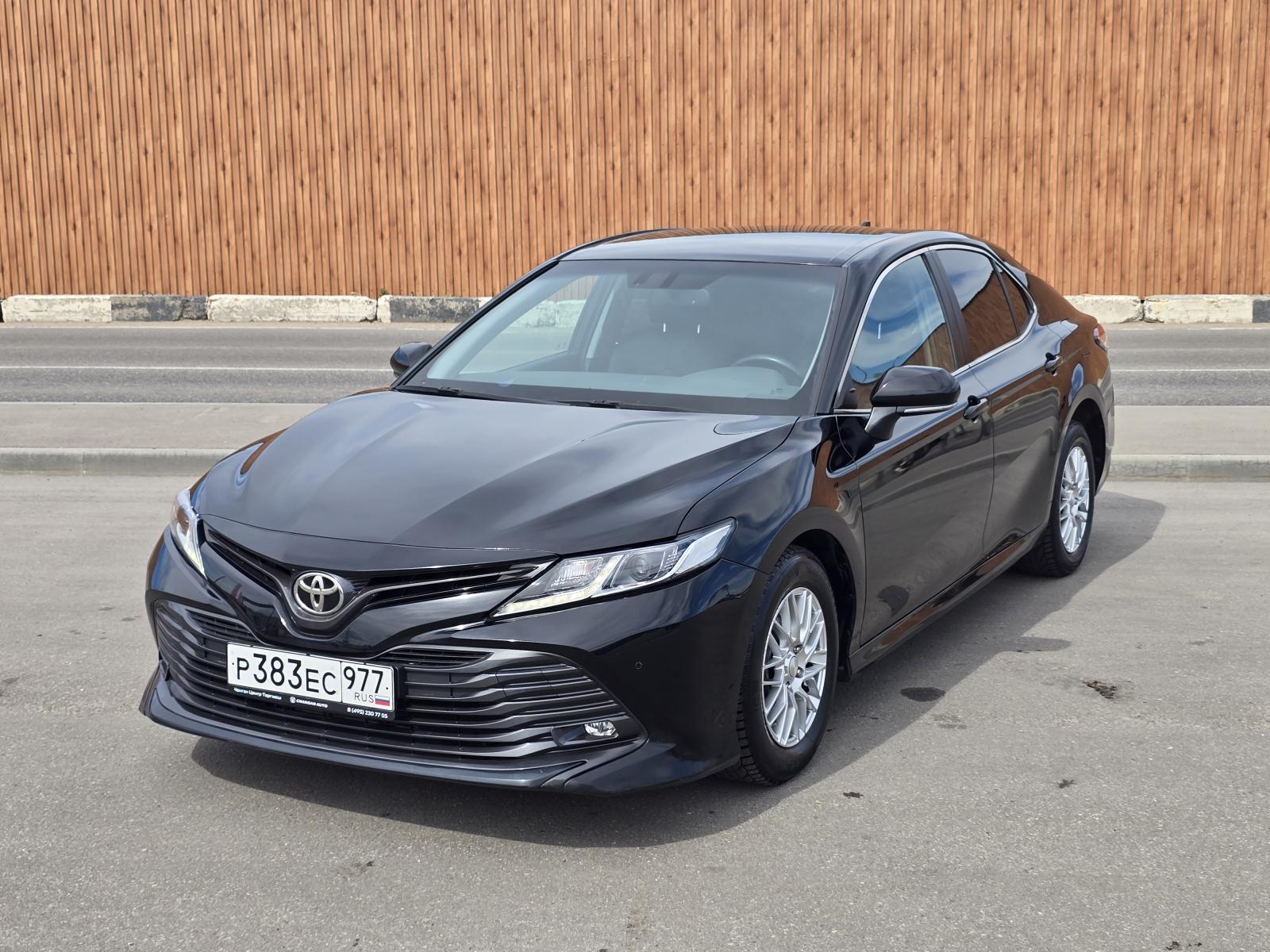 Toyota Camry 2020 с пробегом — фото автомобиля ЮНХЭ