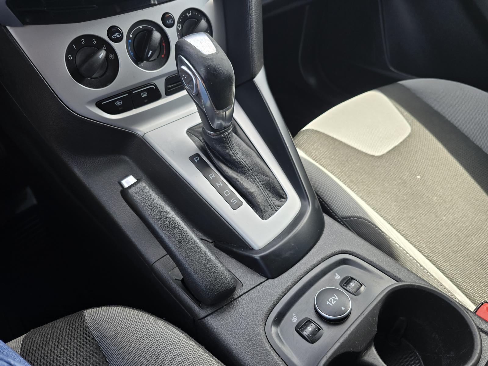 Ford Focus 2014 — фото 12