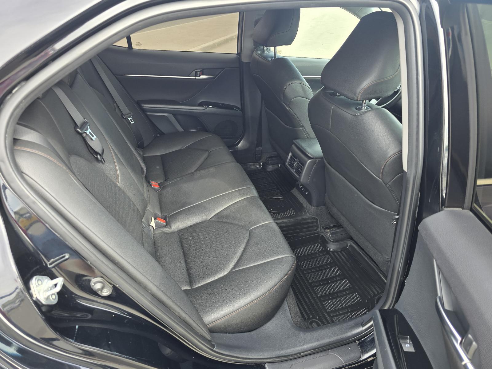 Toyota Camry 2020 — фото 12