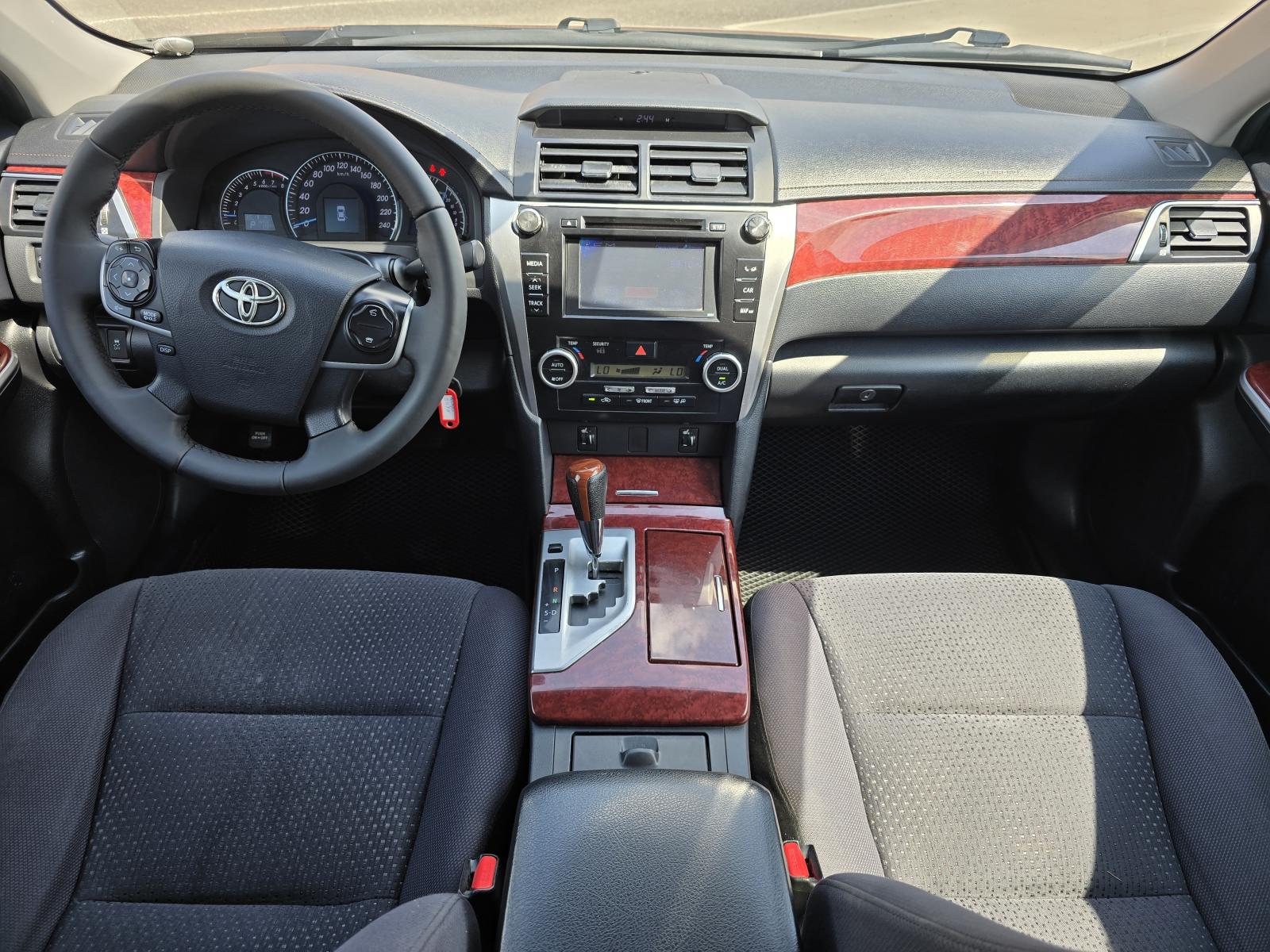 Toyota Camry 2013 — фото 9