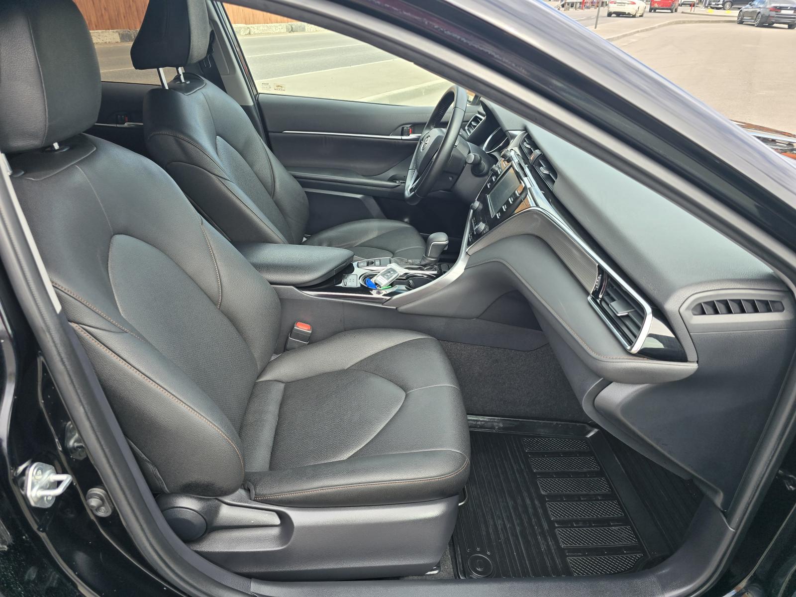 Toyota Camry 2020 — фото 13