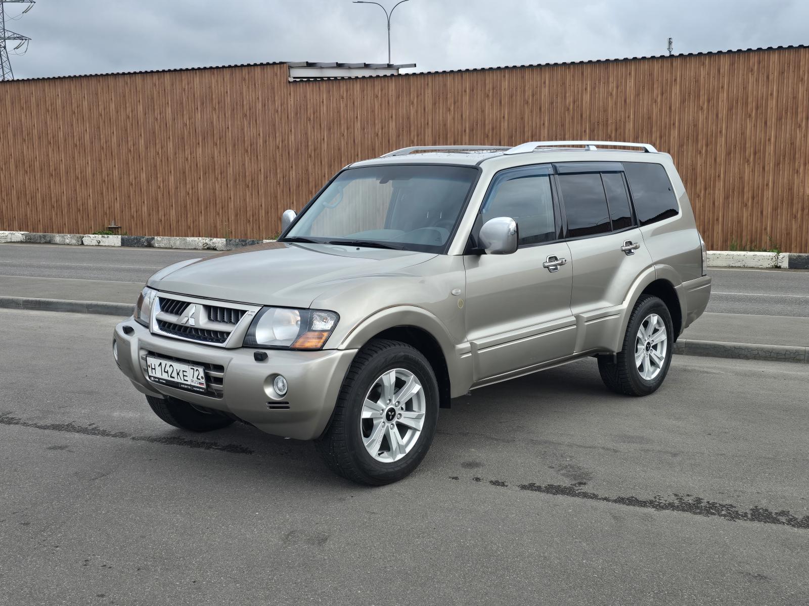 Mitsubishi Pajero 2006 с пробегом — фото автомобиля ЮНХЭ