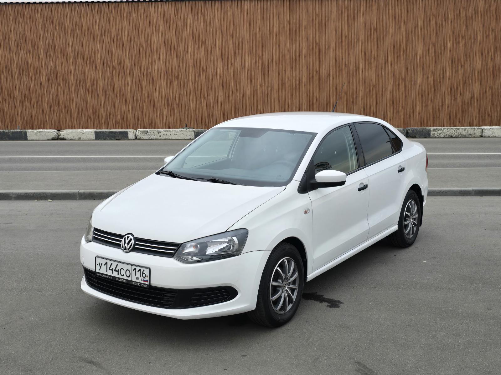 Volkswagen Polo 2011 с пробегом — фото автомобиля ЮНХЭ