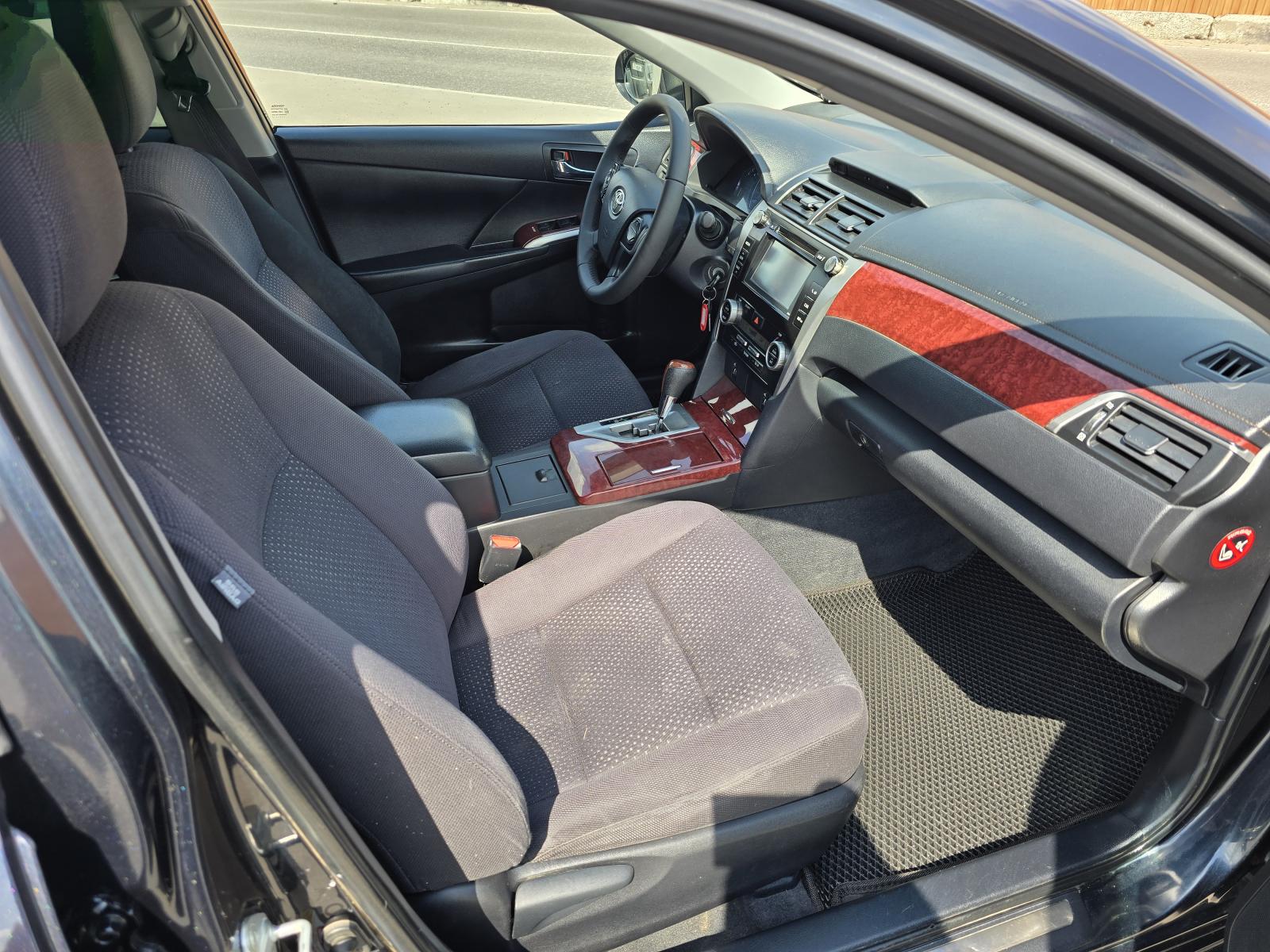 Toyota Camry 2013 — фото 10
