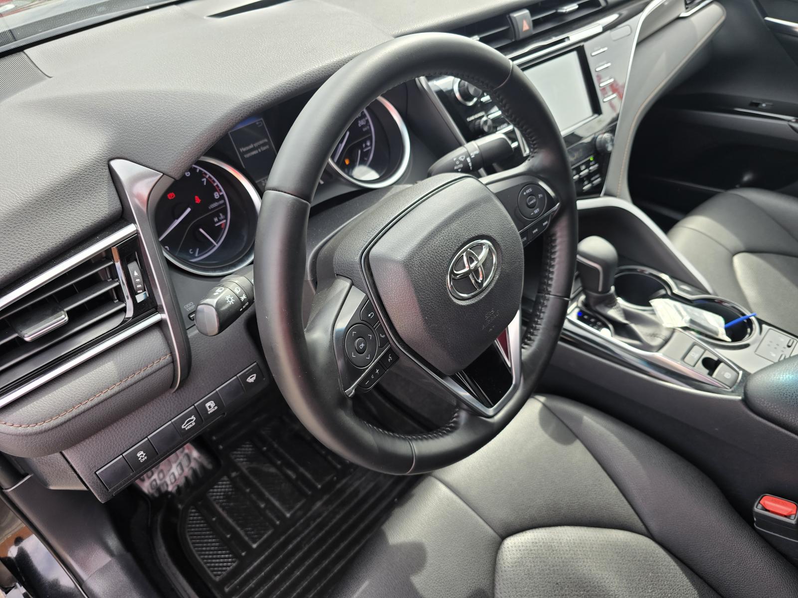 Toyota Camry 2020 — фото 11